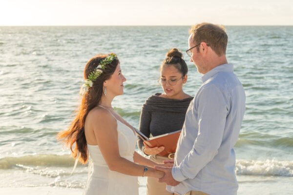 Oficiante de bodas íntimas